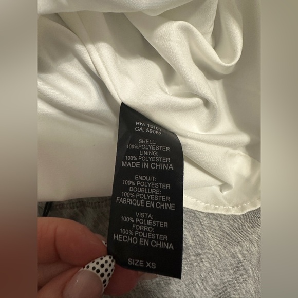 Dolce Vita Faith V Neck Silky Jumpsuit NWT - Picture 9 of 11